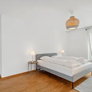 Spacious Hoting Appartamento Zurigo